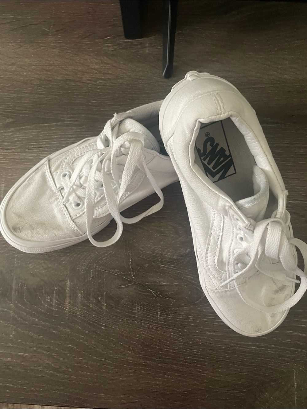 Vans Women's White Canvas Low-Top Sneakers - Classic Lace-Up